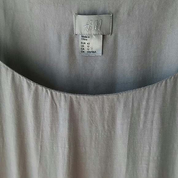 H&M Two-toned Kangaroo Dress - Picture 4 of 7